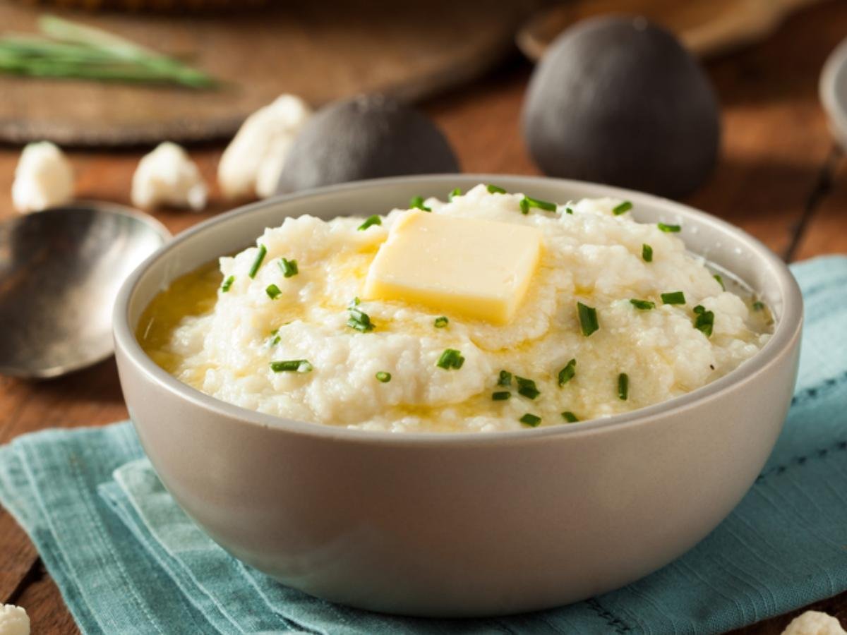 Garlic and Cream Cheese Cauliflower "Mashed Potatoes"