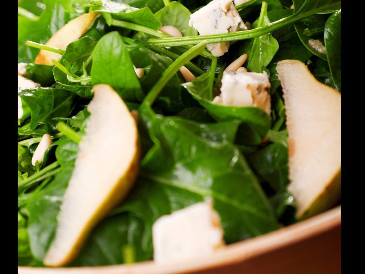 Pear, Blue Cheese, and Pecan Salad