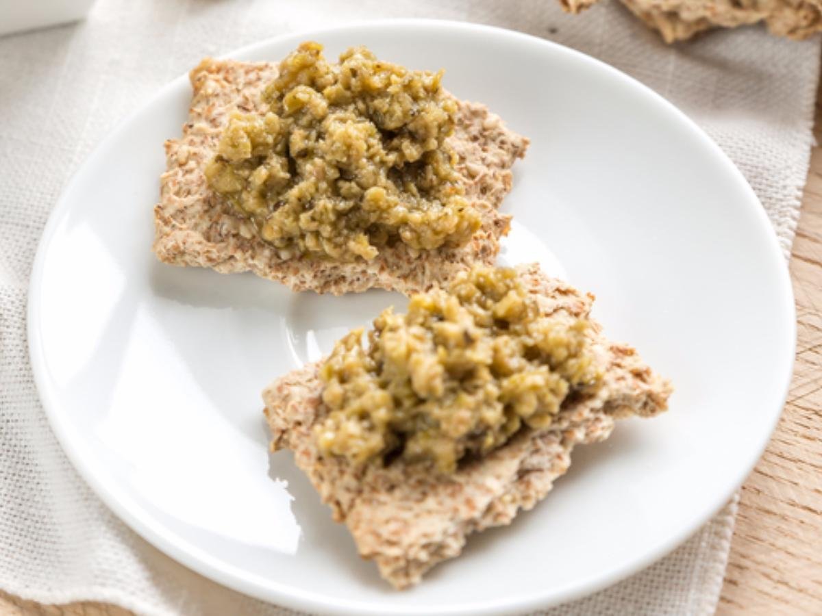 Yogurt Artichoke Dip with Rye Crisps